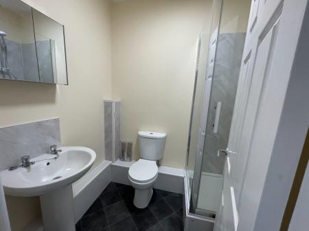 1 bedroom Flat to let in Montague Road, Clarendon Park, Leicester, LE2