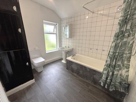 2 bedroom Terraced House to let in Richmond Road, Aylestone, Leicester, LE2