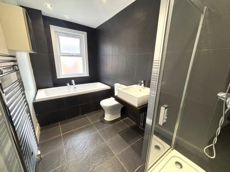 2 bedroom Terraced House to let in Oxford Road, Clarendon Park, Leicester, LE2