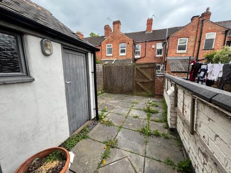 2 bedroom Terraced House to let in Oxford Road, Clarendon Park, Leicester, LE2