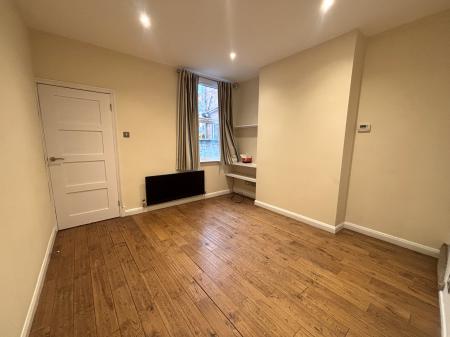 2 bedroom Terraced House to let in Oxford Road, Clarendon Park, Leicester, LE2