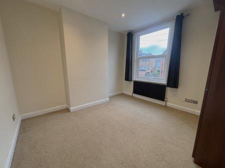2 bedroom Terraced House to let in Oxford Road, Clarendon Park, Leicester, LE2