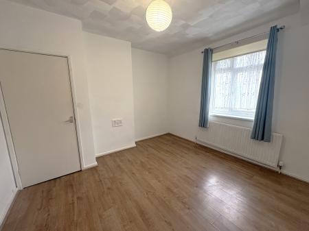 3 bedroom Semi-detached house to let in Saffron Lane, Aylestone, Leicester, LE2