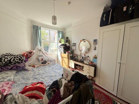 1 bedroom Flat to let in Victoria Park Road, Clarendon Park, Leicester, LE2