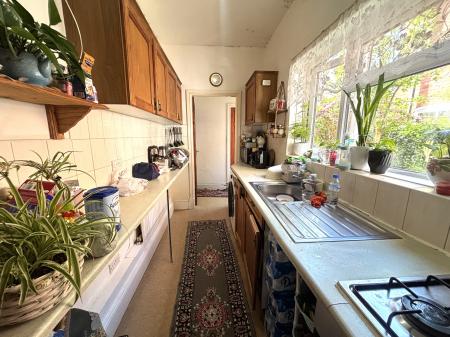 1 bedroom Flat to let in Victoria Park Road, Clarendon Park, Leicester, LE2