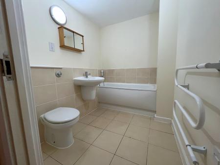 2 bedroom Flat to let in Rutland St, City Centre, Leicester, LE1