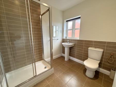 4 bedroom Detached house to let in Harrow Place, Knighton, Leicester, LE2