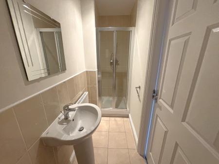 4 bedroom Detached house to let in Harrow Place, Knighton, Leicester, LE2