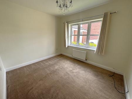 4 bedroom Detached house to let in Harrow Place, Knighton, Leicester, LE2