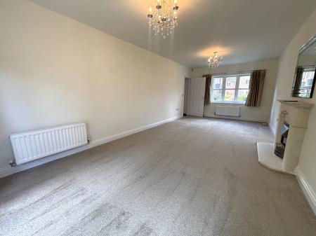 4 bedroom Detached house to let in Harrow Place, Knighton, Leicester, LE2