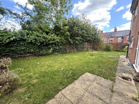4 bedroom Detached house to let in Harrow Place, Knighton, Leicester, LE2