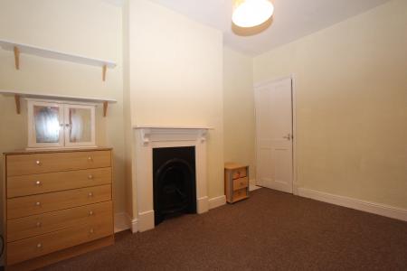 3 bedroom Terraced House to let in Knighton Fields Road East, Knighton, Leicester, LE2