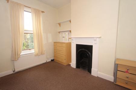 3 bedroom Terraced House to let in Knighton Fields Road East, Knighton, Leicester, LE2