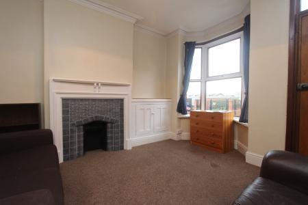 3 bedroom Terraced House to let in Knighton Fields Road East, Knighton, Leicester, LE2