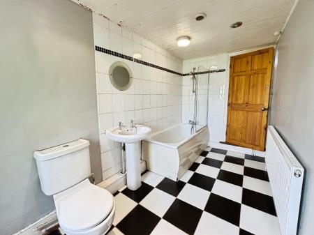 2 bedroom Terraced House for sale in Wordsworth Road, Knighton Fields, Leicester, LE2