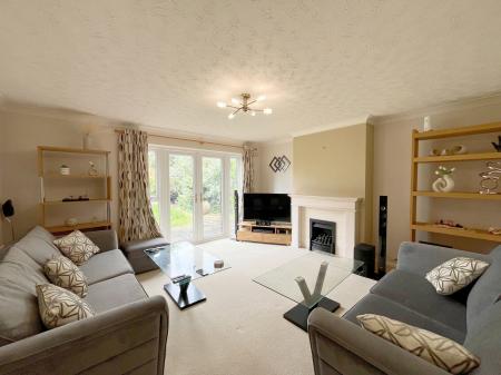 4 bedroom Detached house for sale in Camelot Way, Narborough, LE19