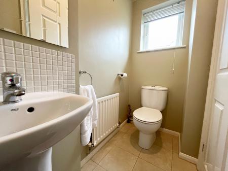 4 bedroom Detached house for sale in Camelot Way, Narborough, LE19