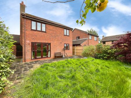 4 bedroom Detached house for sale in Camelot Way, Narborough, LE19