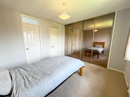 4 bedroom Detached house for sale in Camelot Way, Narborough, LE19