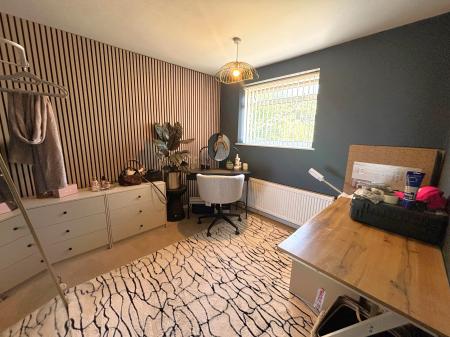 3 bedroom Semi-detached house to let in Staindale, Wigston, LE18