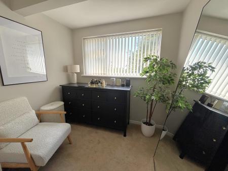 3 bedroom Semi-detached house to let in Staindale, Wigston, LE18