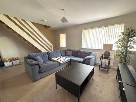 3 bedroom Semi-detached house to let in Staindale, Wigston, LE18