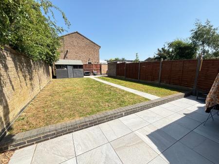 3 bedroom Semi-detached house to let in Staindale, Wigston, LE18