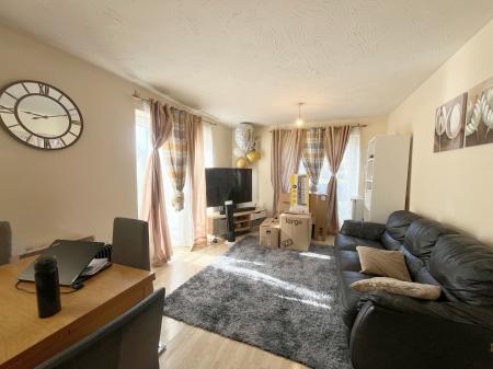 2 bedroom Flat to let in Strathern Road,, Leicester, LE3