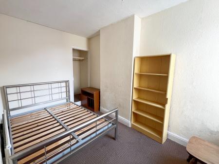 2 bedroom Terraced House to let in Western Road, Leicester, LE3
