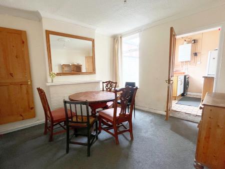 2 bedroom Terraced House to let in Western Road, Leicester, LE3