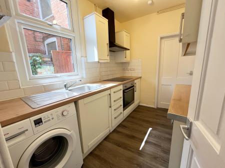 3 bedroom Terraced House to let in Clarendon Park Road, Clarendon Park, Leicester, LE2