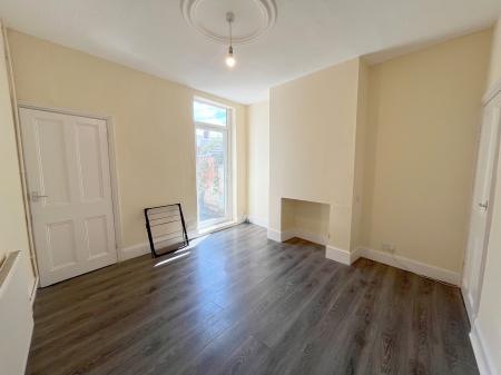 3 bedroom Terraced House to let in Clarendon Park Road, Clarendon Park, Leicester, LE2