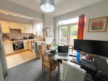 3 bedroom Semi-detached house to let in Aylestone Road, Aylestone, Leicester, LE2