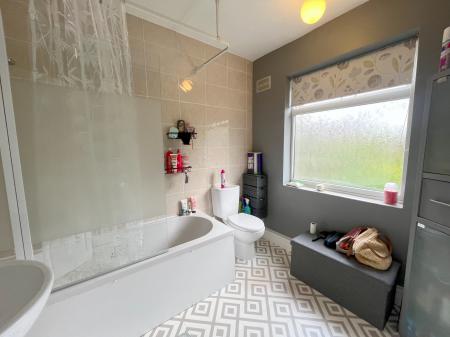 3 bedroom Semi-detached house to let in Aylestone Road, Aylestone, Leicester, LE2