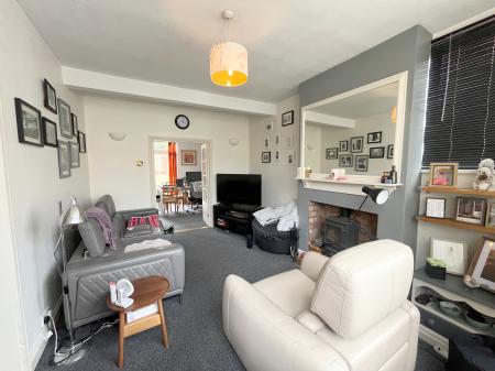 3 bedroom Semi-detached house to let in Aylestone Road, Aylestone, Leicester, LE2