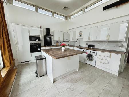 3 bedroom Penthouse to let in Watkin Road, Leicester, LE2