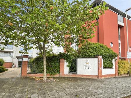 3 bedroom Penthouse to let in Watkin Road, Leicester, LE2