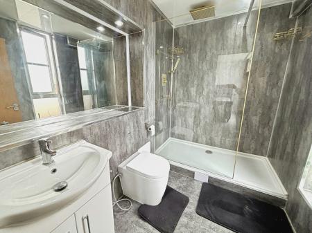 3 bedroom Penthouse to let in Watkin Road, Leicester, LE2
