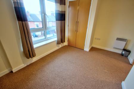2 bedroom Flat to let in Welford Road, Clarendon Park, Leicester, LE2