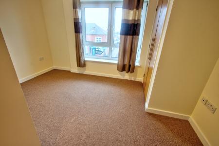 2 bedroom Flat to let in Welford Road, Clarendon Park, Leicester, LE2
