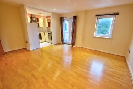 2 bedroom Flat to let in Welford Road, Clarendon Park, Leicester, LE2