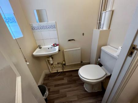 3 bedroom Town house to let in Farndale Close, Leicester, LE2