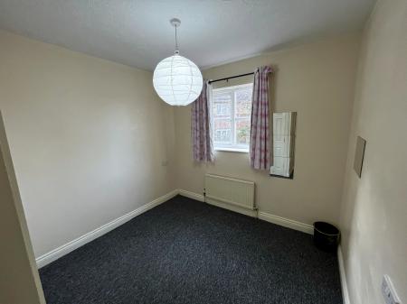 3 bedroom Town house to let in Farndale Close, Leicester, LE2