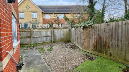 3 bedroom Town house to let in Farndale Close, Leicester, LE2
