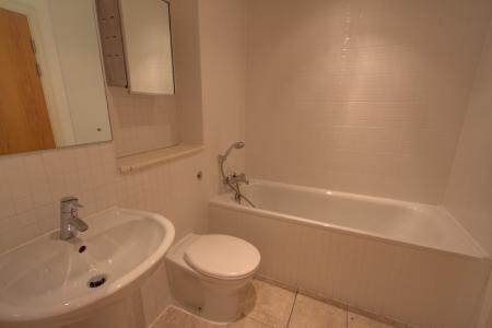 2 bedroom Flat to let in Bath Lane, City Centre, Leicester, LE3
