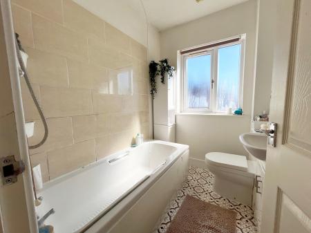 2 bedroom Detached house to let in Hampshire Road, Aylestone, Leicester, LE2