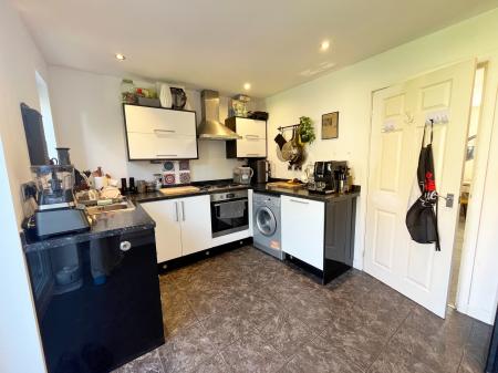2 bedroom Detached house to let in Hampshire Road, Aylestone, Leicester, LE2