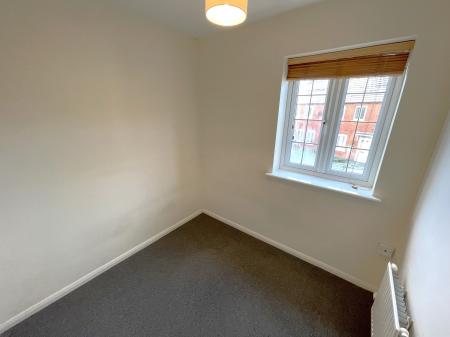 3 bedroom Town house to let in Buddon Close, Leicester, LE3
