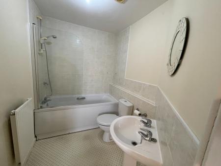 3 bedroom Town house to let in Buddon Close, Leicester, LE3