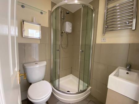 1 bedroom Flat to let in Clarendon Park Road, Clarendon Park, Leicester, LE2